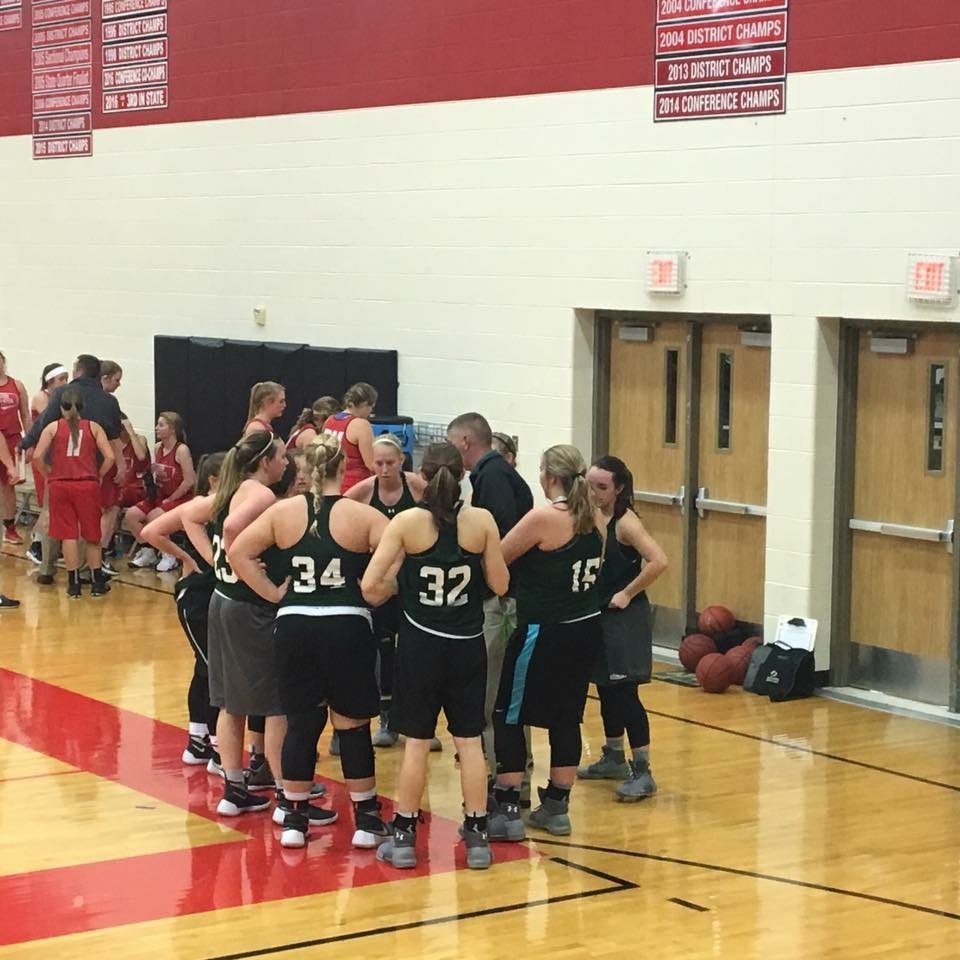 Lady Eagles Basketball Goes 1-1 in the Aurora Jamboree
